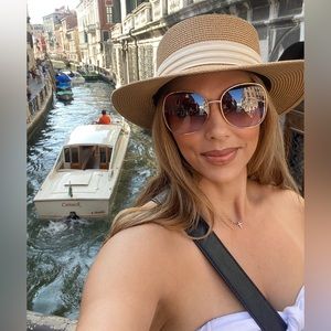 Meet your Posher, Charlie!